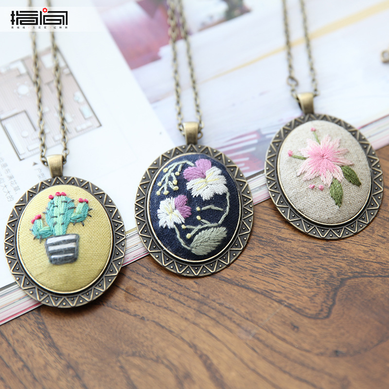 Jinhao Handmade Embroidery diy material Bag Necklace, Women's fabric flower Lu embroidery Beginner's Learning ancient-style sweater chain details Picture