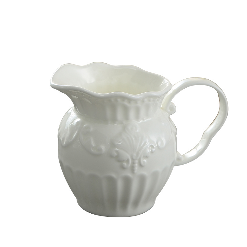 Baroque court European-style relief ceramic coffee milk cans, latte art jars, afternoon tea milk cans, large-capacity milk POTS and milk cups Item Picture