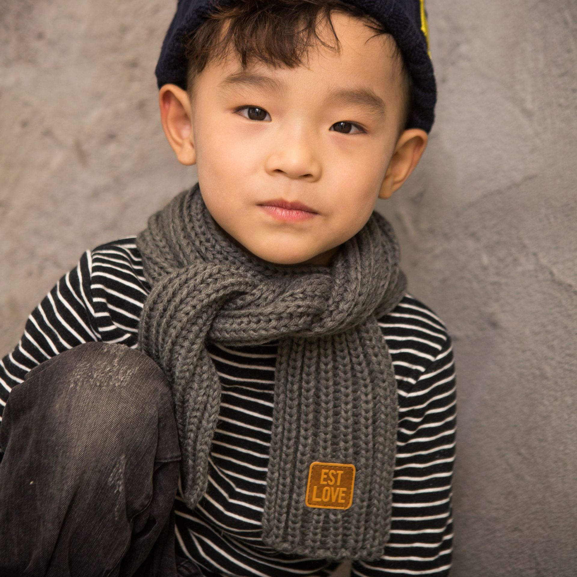 Korean Version Of Ins Knitted Children's Warm Small Scarf Autumn And Winter Wool Solid Color Leather Label Baby Parent-Child Sticker Neck Specification drawing