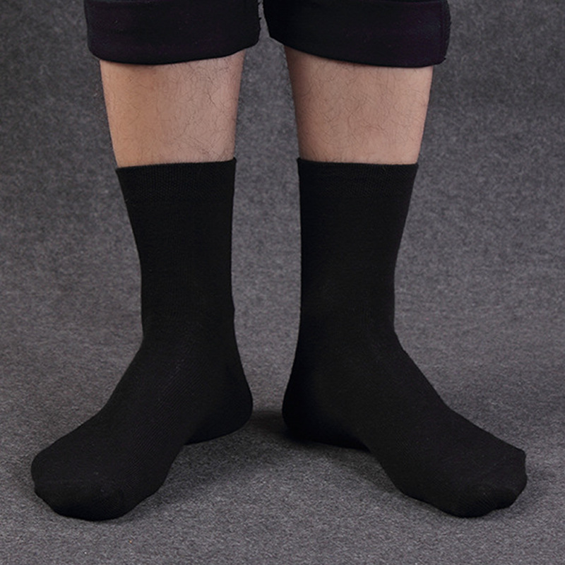 Spring and summer men's breathable business men's socks, mid-calf socks, men's solid color casual cotton socks manufacturer wholesale Application Scenario