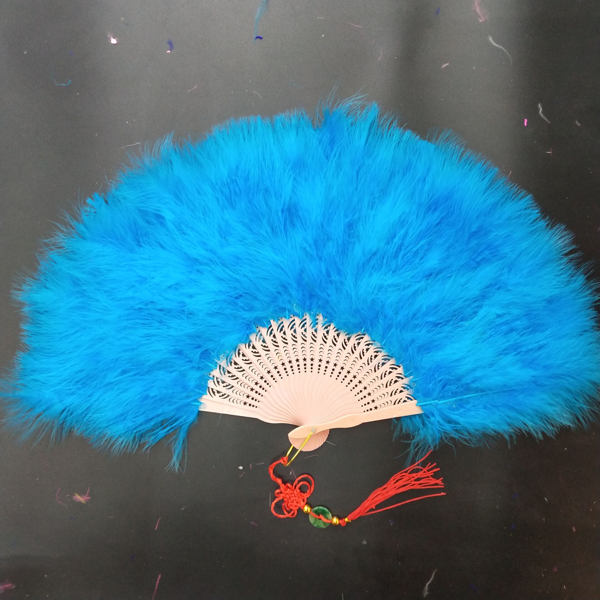 Manufacturers Wholesale Full Velvet Feather Fan Dance Kung Fu Stage Performance Props Clothing Cheongsam Runway Show