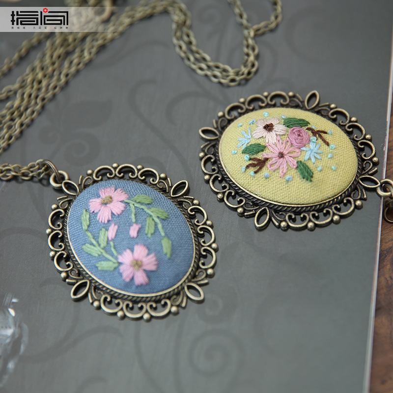 Jinhao Handmade Embroidery diy material Bag Necklace, Women's fabric flower Lu embroidery Beginner's Learning ancient-style sweater chain Application Scenario