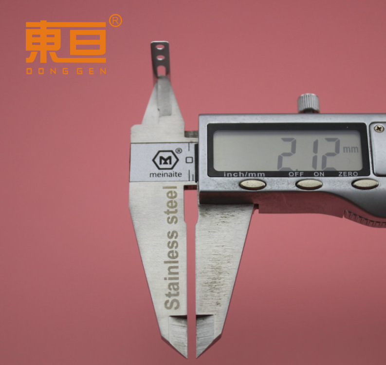XPC3052BP Hole slot flat iron sheet Flat iron toy accessories technology mold parts Item Picture