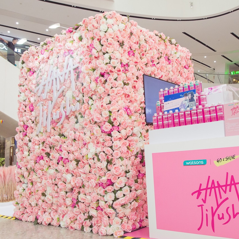 Artificial flower wall, rose background wall, artificial artificial rose flowers, green plant decoration, wedding floral art plant wall Specification image