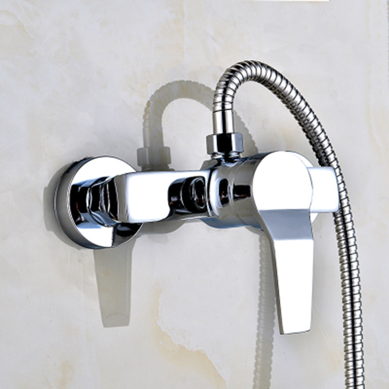 浴缸、淋浴龙头实物图