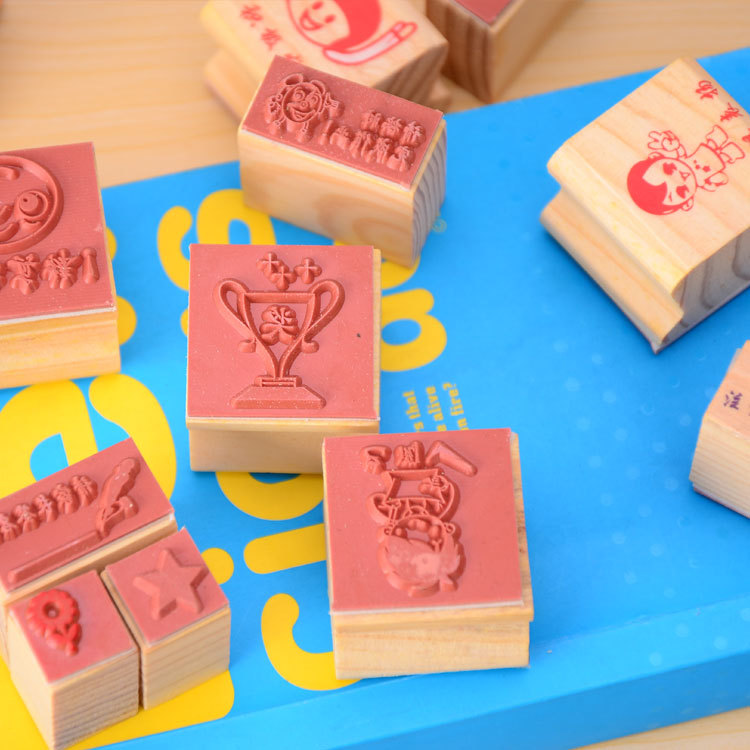 Wooden cartoon evaluation, encouragement stamp, children's toy gift stamp, wooden box set Application Scenario