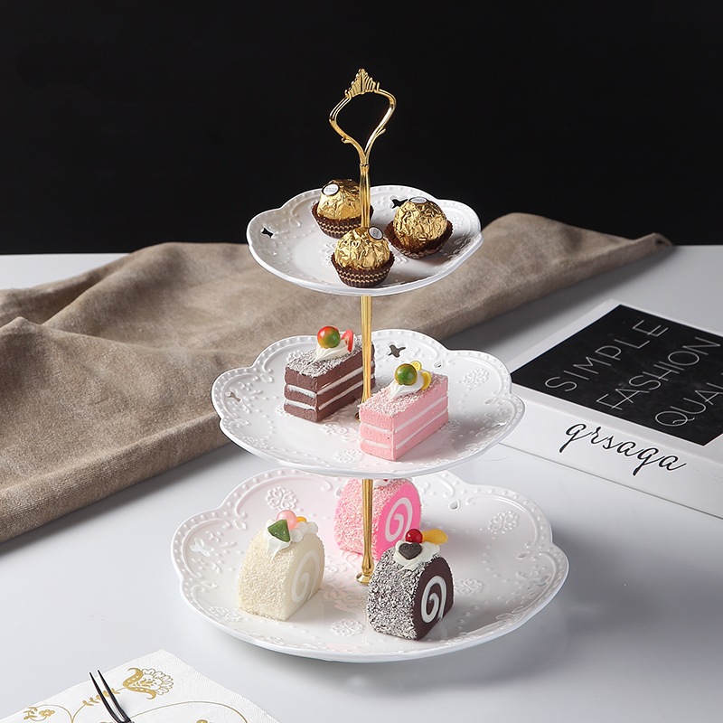 European-style ceramic string plate, embossed three-layer plate, afternoon tea candy stand, wedding banquet, fruit cake tray, storage plate Application Scenario