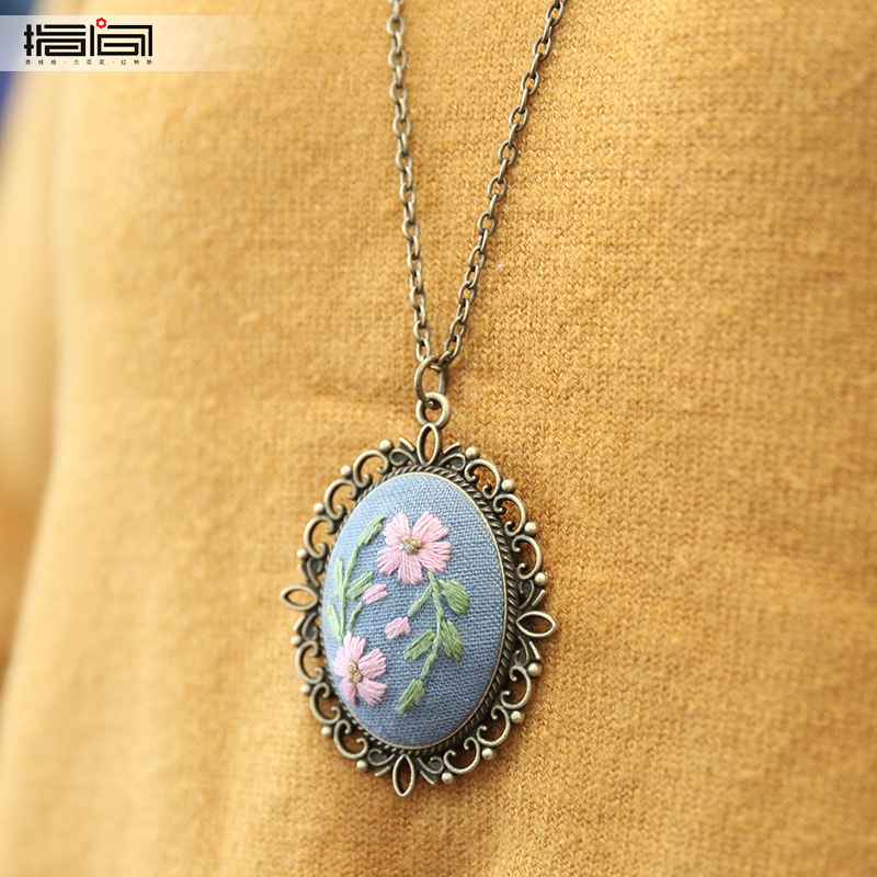 Jinhao Handmade Embroidery diy material Bag Necklace, Women's fabric flower Lu embroidery Beginner's Learning ancient-style sweater chain Specification image