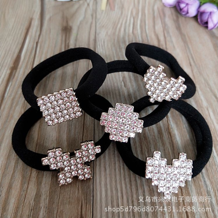 Yiwu jewelry wholesale: White diamond rubber bands with diamond towel rings, seamless hair bands, high-elasticity rubber bands, one-yuan jewelry Application Scenario