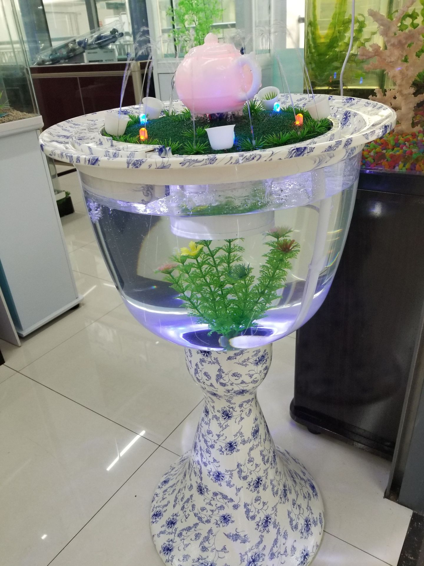 Supply fountain fish tanks, ultra-clear glass fish tanks, large and medium-sized aquarium fish tanks