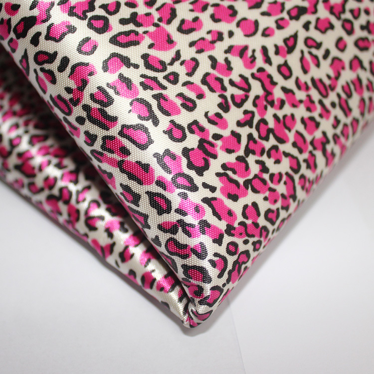 色丁印花小豹/pvc白底实物图
