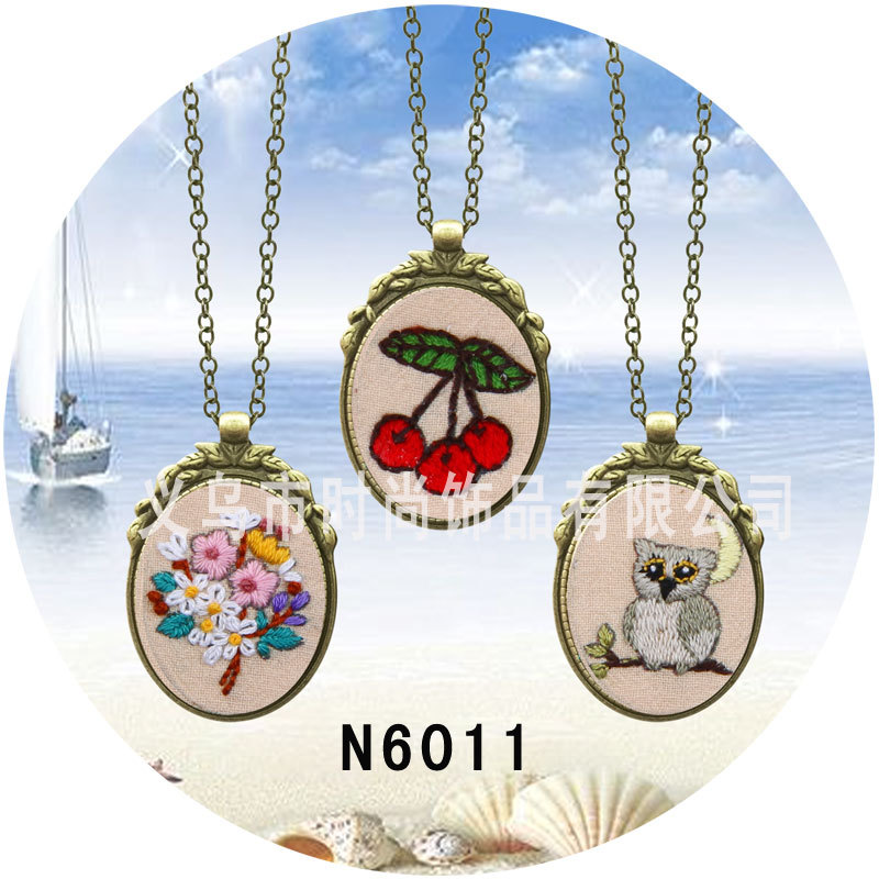 Retro necklace accessories diy handmade bag embroidery special decoration details Picture