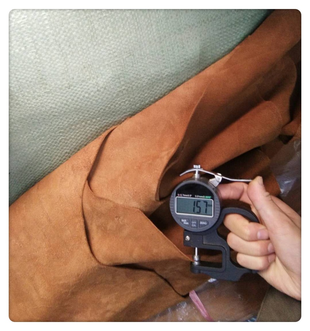 Yiwu Hainiu leather cow suede brown cow two layer suede black and other colors available Item Picture