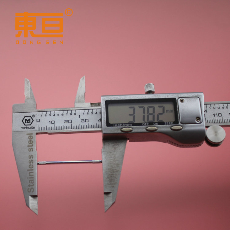 滑轮小轮子/平底万向滑轮/滑轮鞋/向星螺丝/工业脚轮白底实物图
