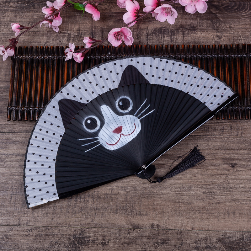 安吉烤漆柄喷绘小熊扇日本女生折扇卡通龙猫扇真丝创意日式工艺扇图