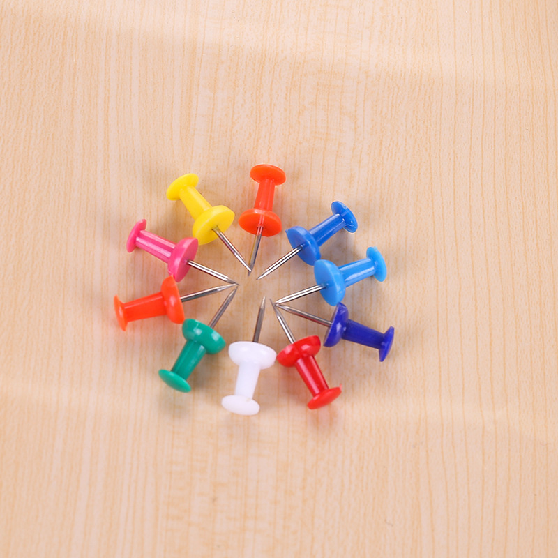 Wholesale of 100 pieces of colorful and generous box-packed I-shaped nails, kindergarten notice thumbtacks, art drawing thumbtacks and cork Application Scenario