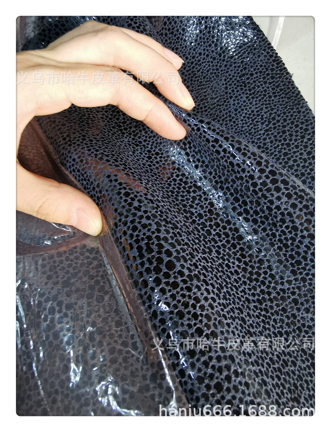 Hainiu genuine leather cowhide film can be custom-made in various colors, including small spot patterns, leopard patterns, cow patterns and thicknesses Application Scenario