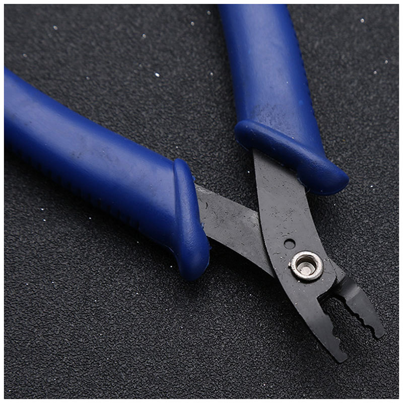 Blue-handled toothed pliers, practical wire clamping pliers wholesale, DIY jewelry accessory tools, hand pliers, mini jewelry pliers Specification image