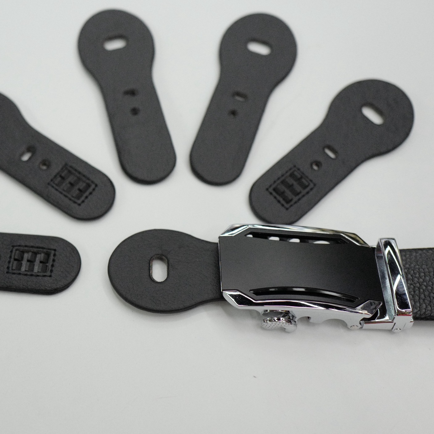Belt Hook Belt Hanger Belt Display Items Belt Hook Belt Hanger Belt Hanger Leather Strap Leather Strap details Picture