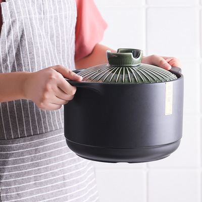 The popular Japanese ceramic clay pot, "Wang Shao Zhi Bao", is a straight-tube earthenware pot for making soup and porridge. It is a high-temperature resistant stewing pot made of stone Application Scenario