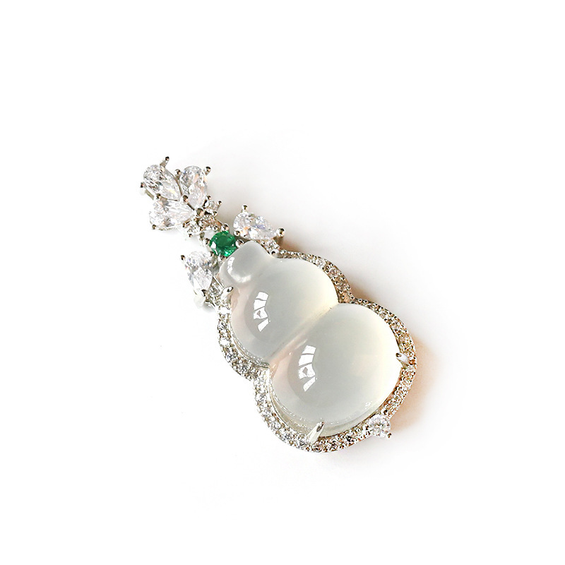 Natural s925 silver luxury inlaid white chalcedony gourd pendant, men's and women's white chalcedony gourd necklace Item Picture