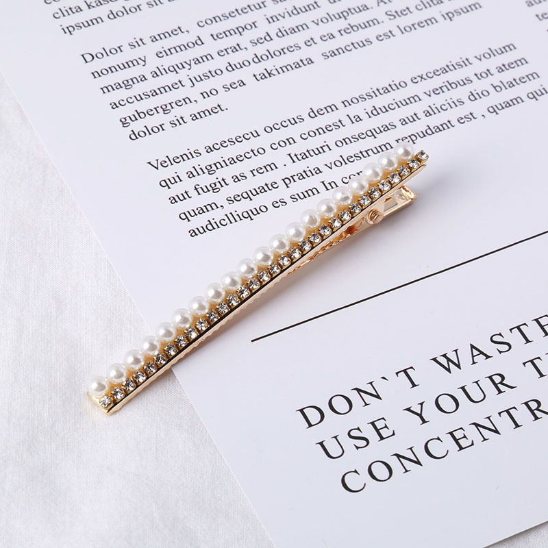 Goddess Pearl hair clip, ins Internet celebrity one-piece clip, simple and fashionable hair accessory, bangs hair clip, Korean side clip wholesale Application Scenario