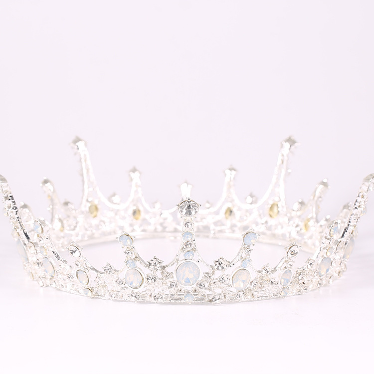 The bride's crown is a full round, retro bronze color full round crown. All kinds of crowns in the store are wholesale from the Maha factory Item Picture