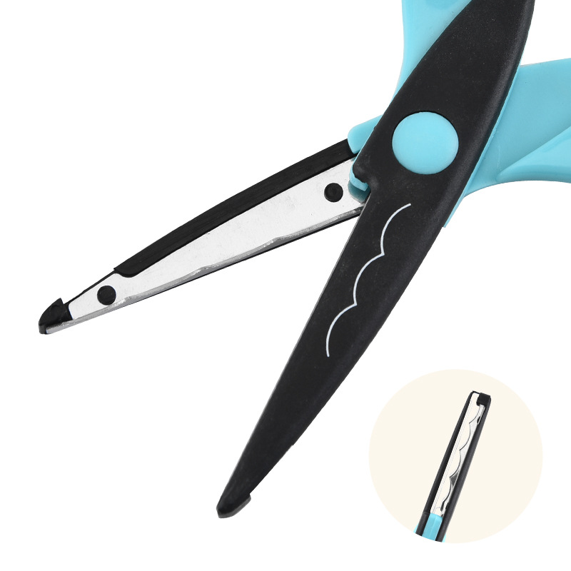 Factory direct sales of 6-inch triangular handle lace scissors for primary school students, various styles of lace paper-cutting tools, children's scissors Application Scenario
