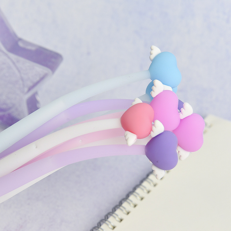 Zhongfan ZF2060 All-silicone heart-shaped pen, colorful learning and creative stationery wholesale Cartoon soft rubber signature pen details Picture