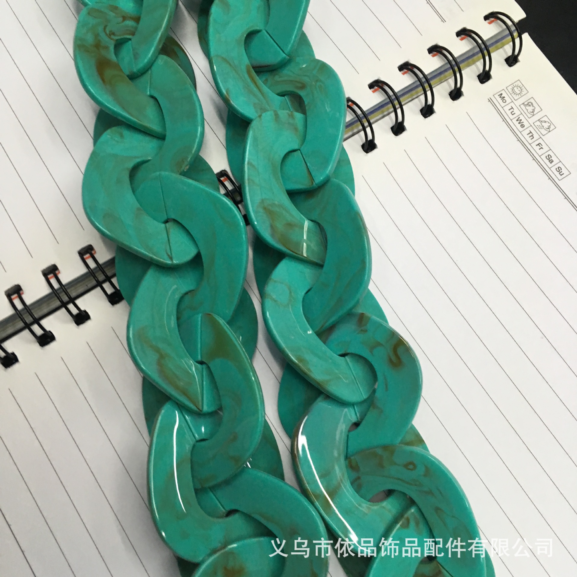 Acrylic plastic DIY jewelry accessories, European and American exaggerated creative chain Specification image