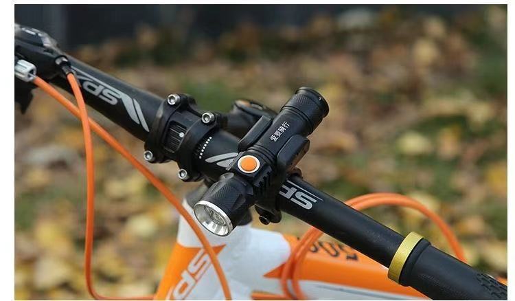 Mini USB charging LED aluminum alloy zoom strong light household rainproof portable cycling small flashlight pic 7