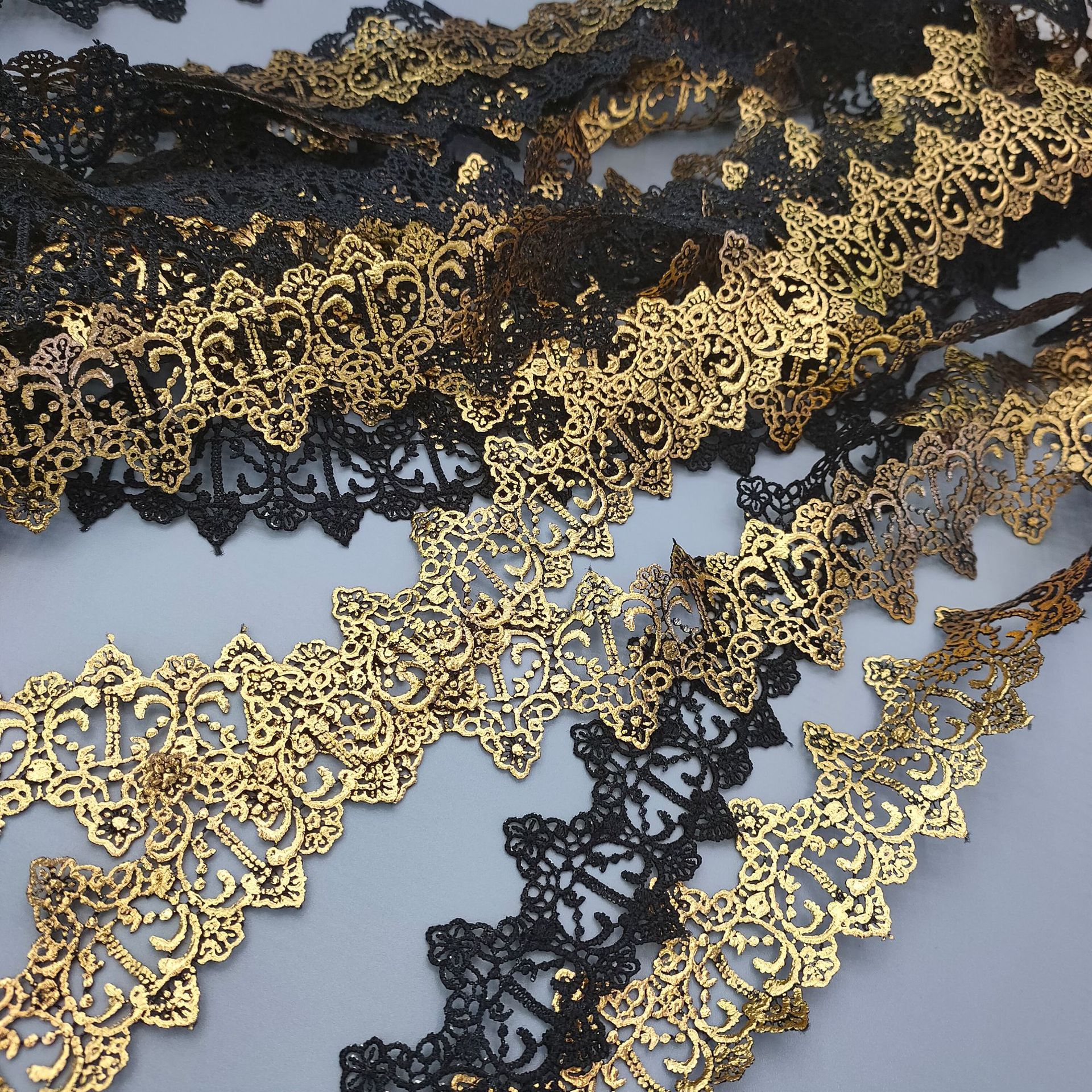 Factory direct sales of lace, gold water-soluble barcode, polyester gilding, handcrafted lace, exquisite clothing accessories Application Scenario