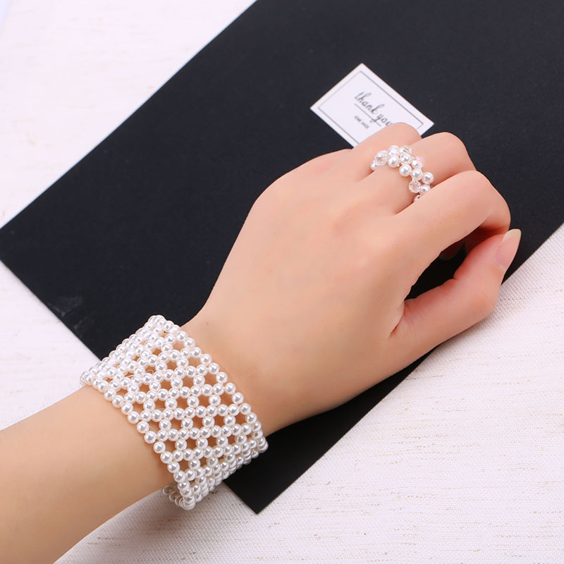 ins bracelet Korean version popular new bracelet, fashionable pearl wide version jewelry, niche design beaded bracelet wholesale Specification image