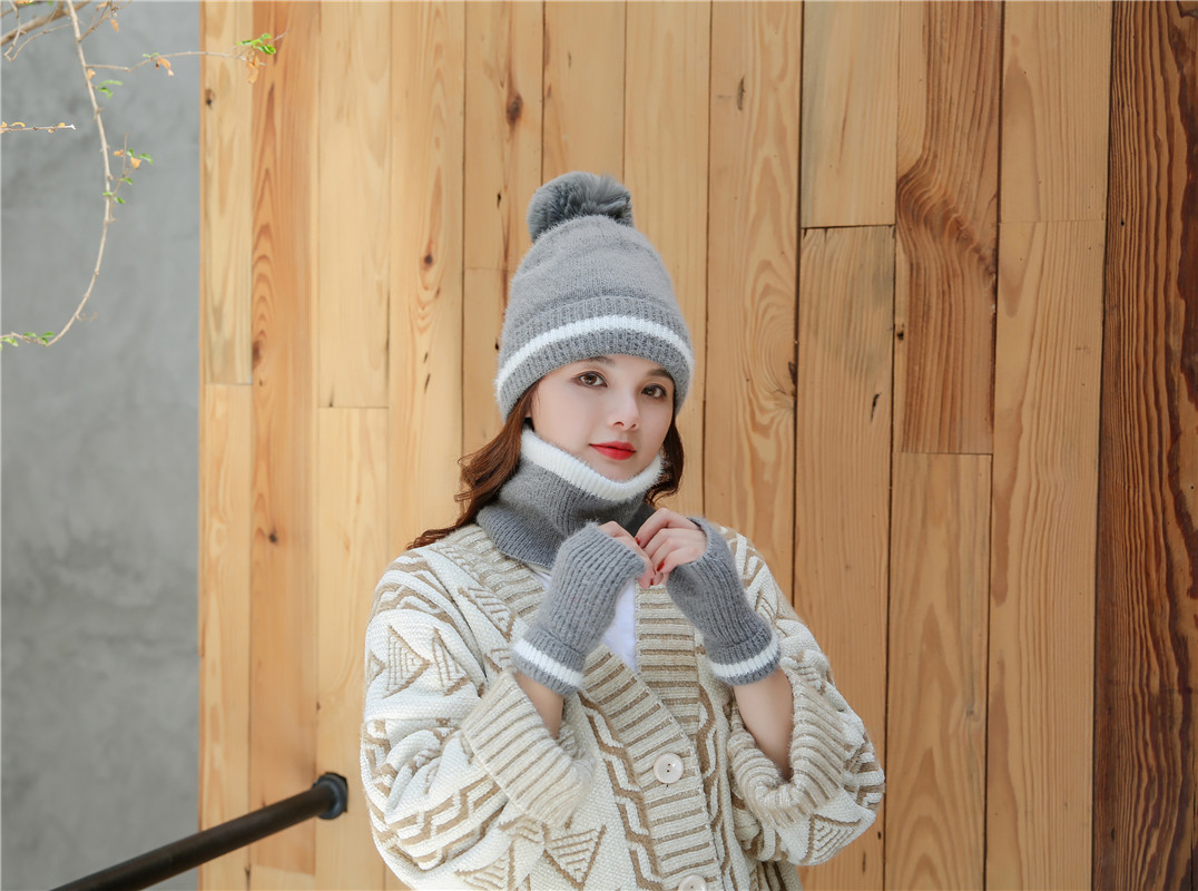 Winter Korean-style knitted hat, women's warm neck, one-piece thickened cycling cap, winter ear-protecting woolen hat details Picture