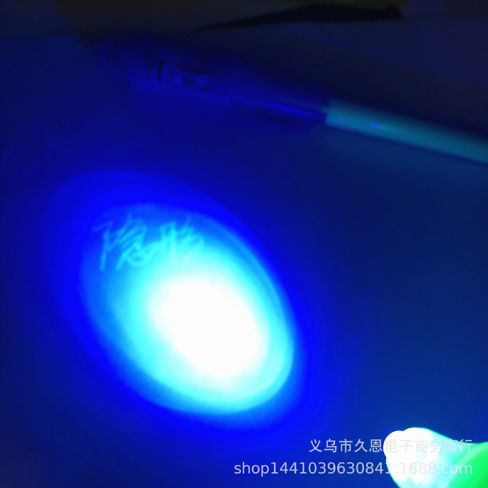 紫外线环保验钞笔魔术隐形保密笔UV笔多功能塑料大头笔亚马逊爆款细节图