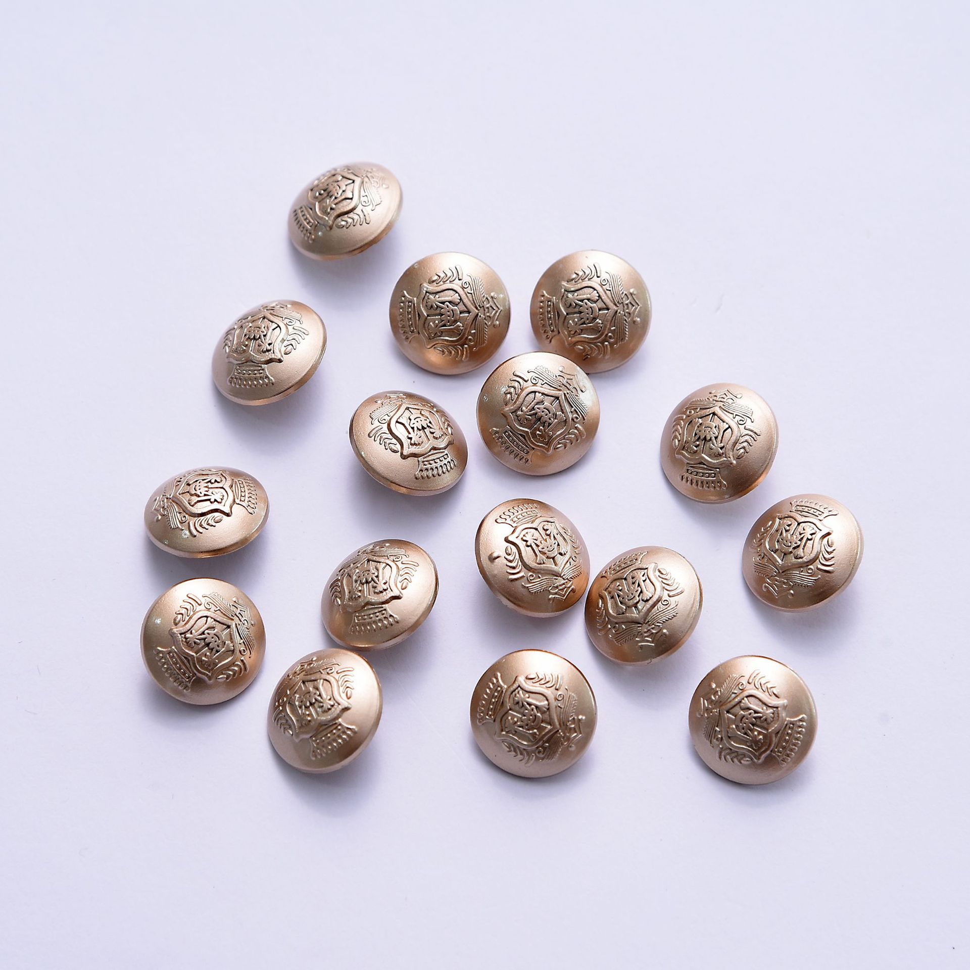 High-end alloy buttons, electroplated metal high-legged hand-sewn buttons, golden round coat and windbreaker buttons Item Picture