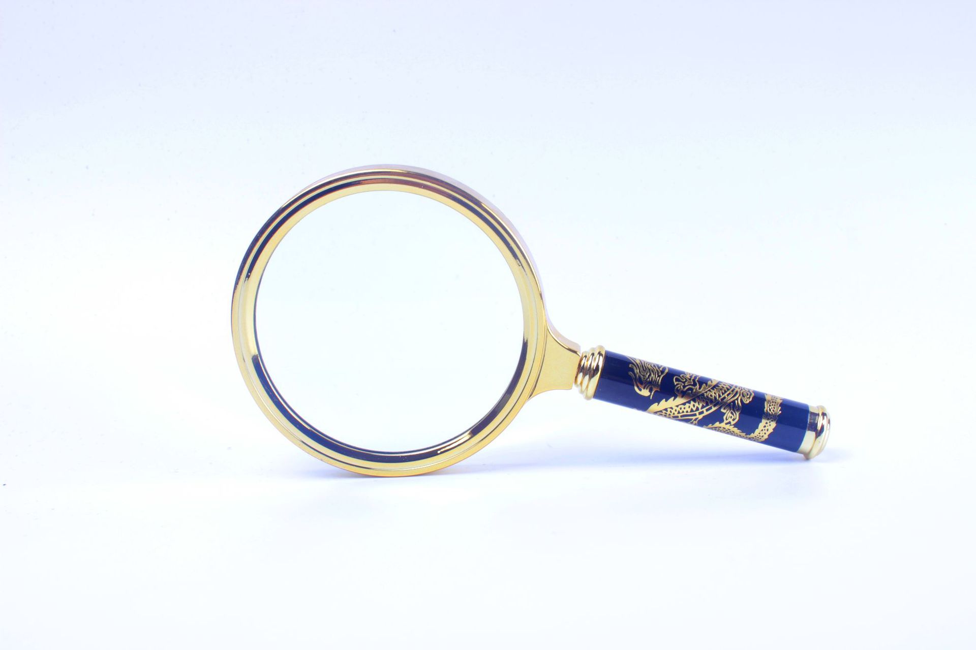 Factory direct sales of dragon handle magnifying glass, 60mm high power handheld reading portable magnifying glass, suitable for the elderly and students to read