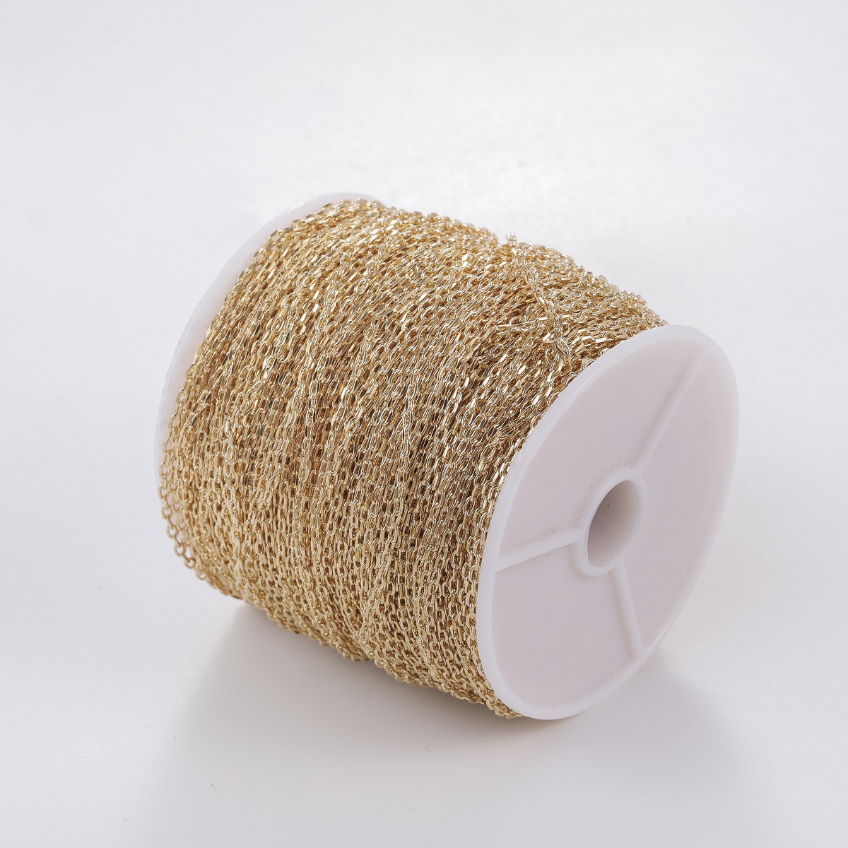 Jewelry chain manufacturer direct sales of clothing accessories, DIY bracelets, necklaces, anklets, 2604DC copper chains Application Scenario