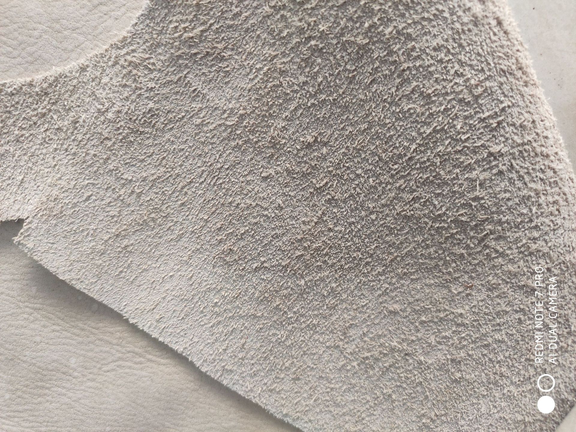 Yiwu Ha Niu leather head layer off-white scrub 1.5-1.7mm and other kinds of cowhide spot provided Application Scenario