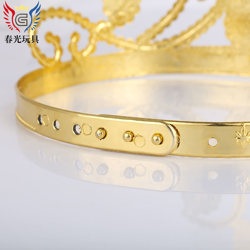 Halloween Princess Crown Birthday Party Girl Birthday Crown Performance Props Plastic Crown Wholesale Application Scenario