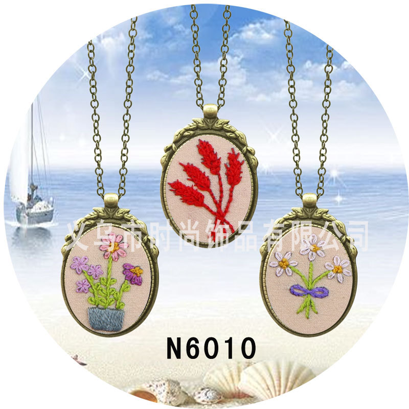 Retro necklace accessories diy handmade bag embroidery special decoration Application Scenario