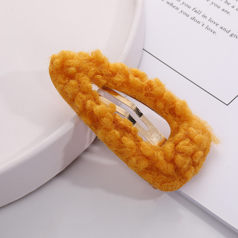 South Korea Sweet And Lovely Imitation Lamb Plush Hairpin Side Clip Geometric Hollow Triangle Bb Clip Bangs Clip Multi-Color Mixed Batch Specification drawing