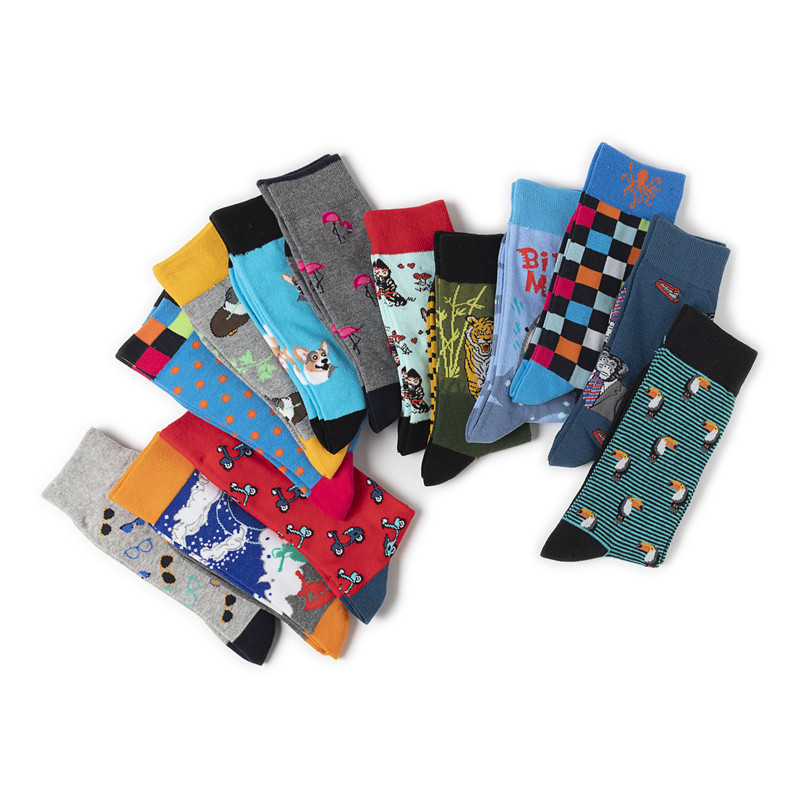 Cross-border women's socks, new, fashionable, individual and creative, trendy socks with multiple logos, medium and high-top foreign trade men's socks, skateboard socks Application Scenario