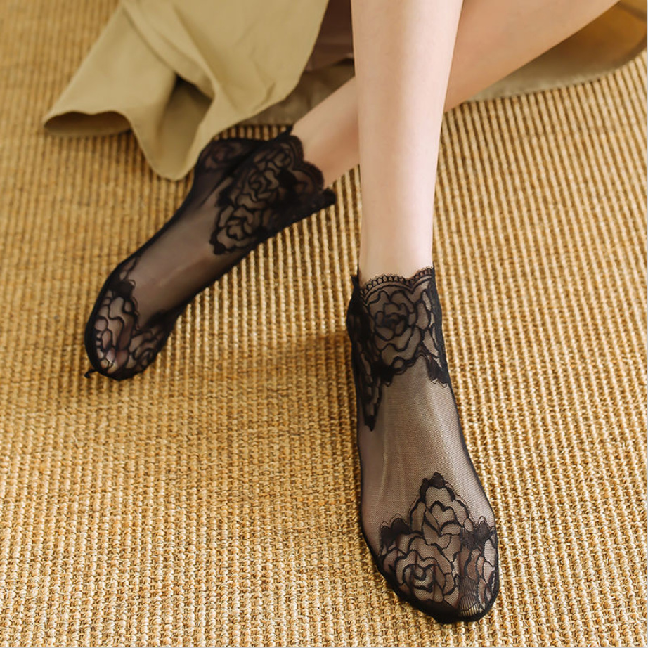 Lace socks, women's lace boat socks, ultra-thin Japanese and Korean style short socks, mesh fabric, sexy low-top breathable invisible sock cover