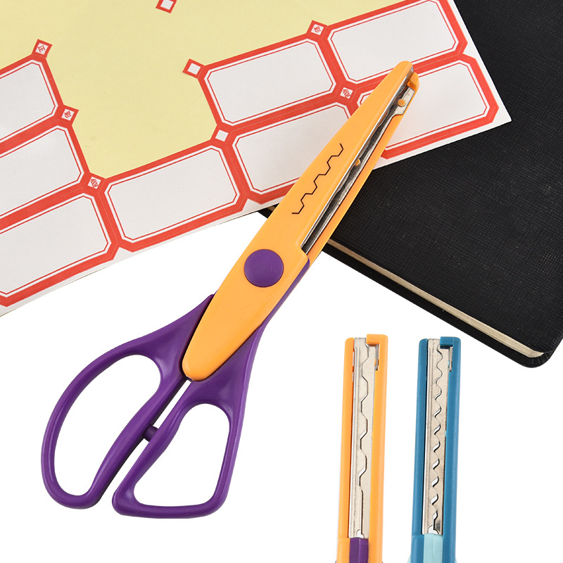 Safety scissors, children's DIY 7-inch lace scissors, student art scissors, children's safety scissors, fun handmade scissors Application Scenario
