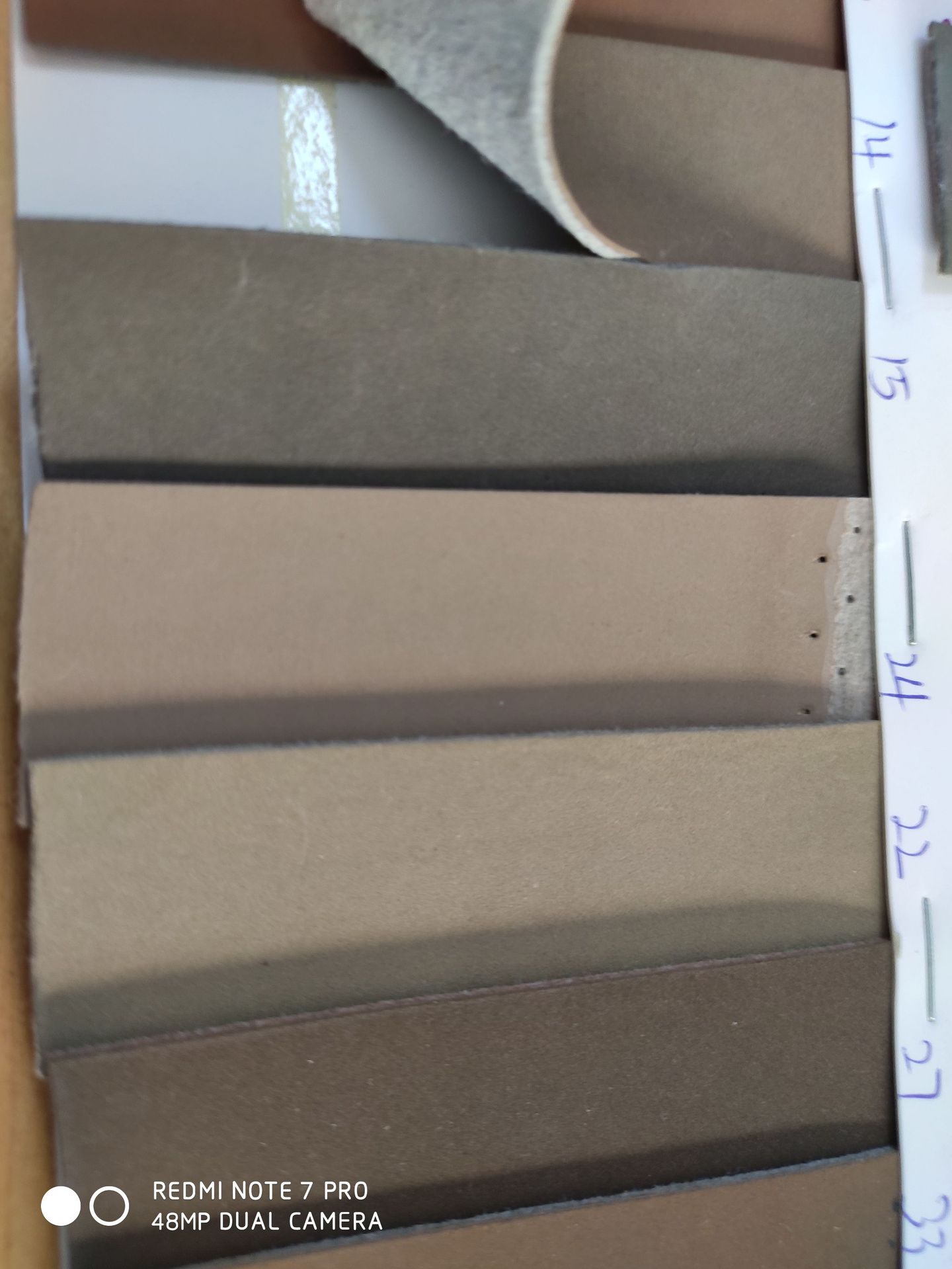 针孔纹压变商/磨砂鞋面压变/服装辅料PU细节图