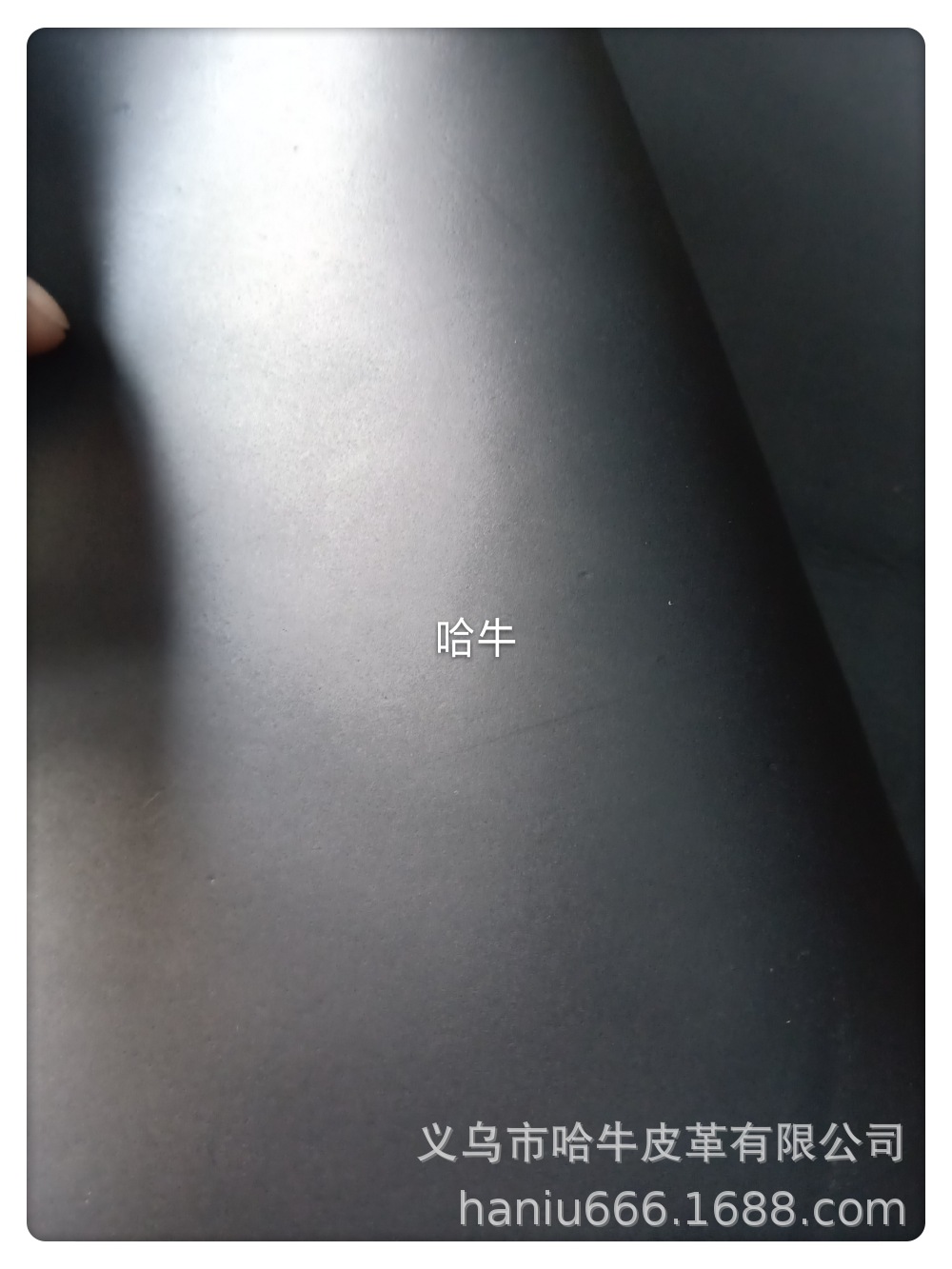 Yiwu Hanu Genuine Leather Store offers black Crazy Horse Oil waxed leather in multiple colors in stock Item Picture