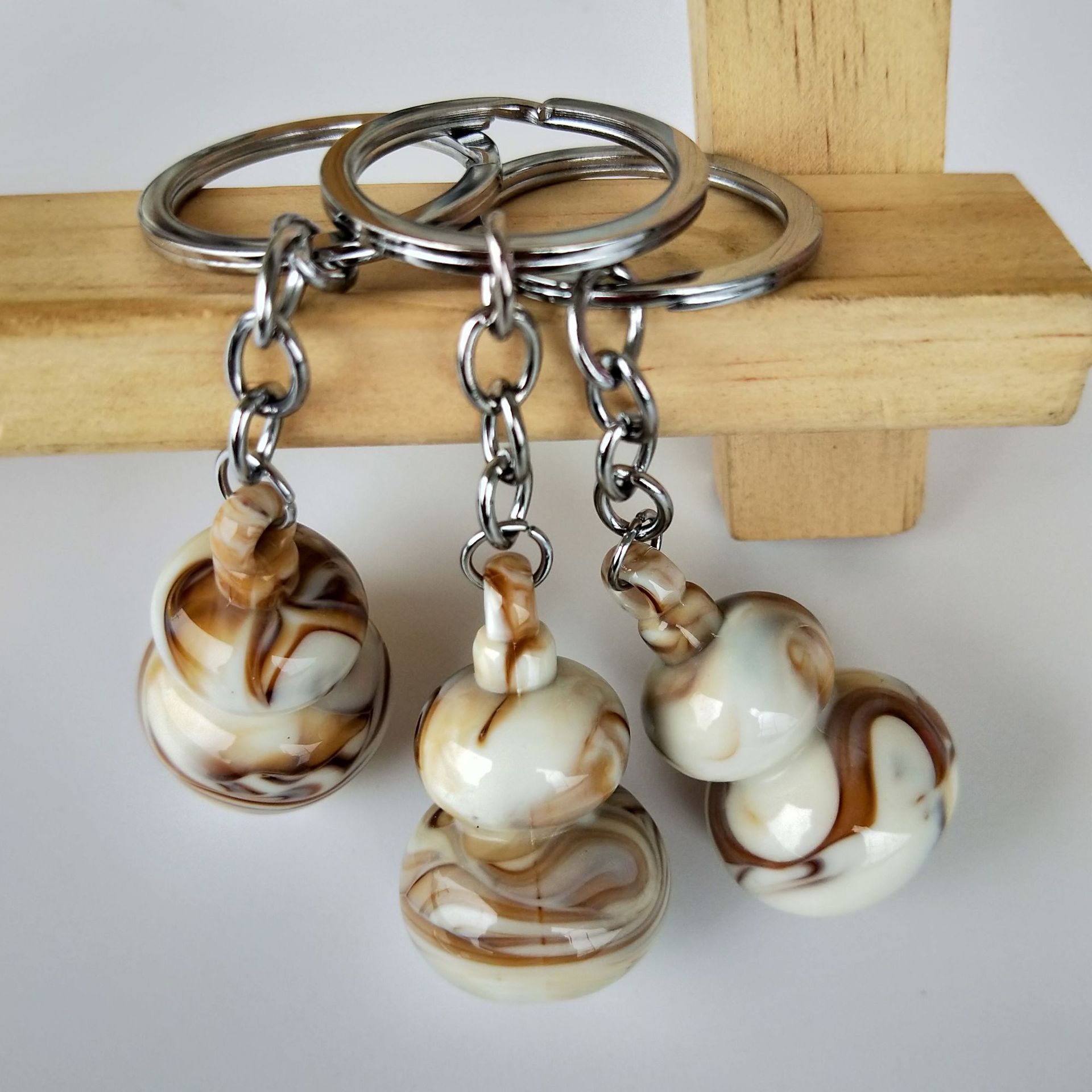 【 Zone 1-5 】 White Gourd 100/ pack 2000/ box Patterned Gourd Pendant, Key Pendant, key chain White gourd pendant 1 yuan Store pendant wholesale Application Scenario