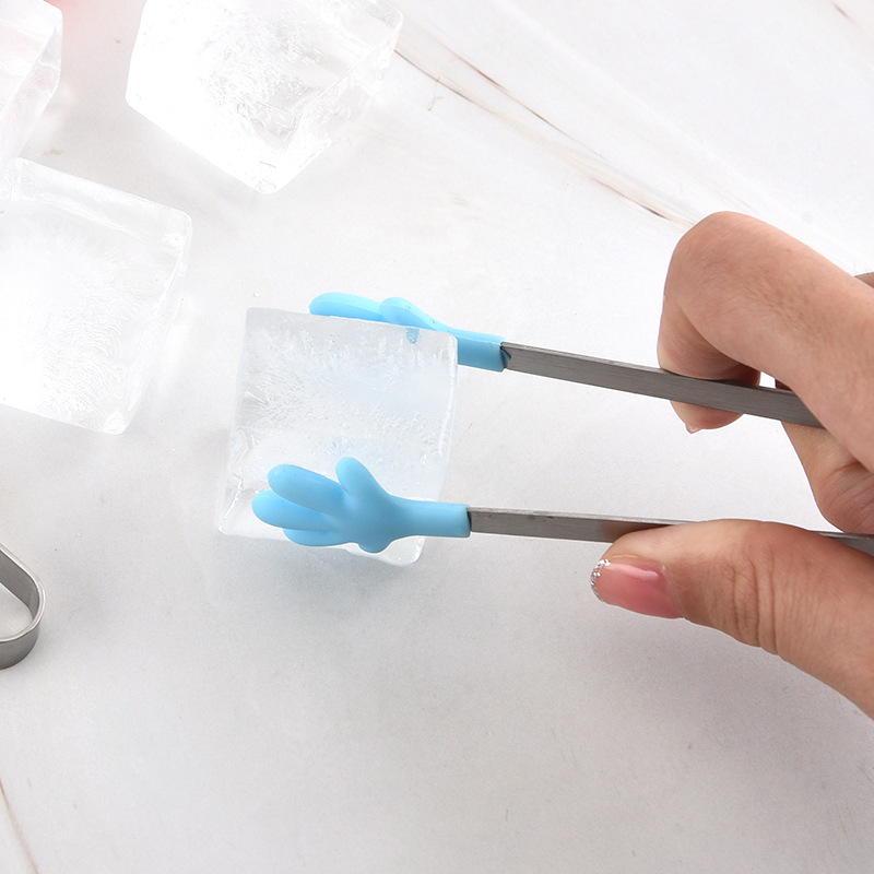Silicone sugar cube tongs, stainless steel food tongs, food tongs, sugar cube tongs, creative small palms, silicone food tongs, ice tongs Application Scenario
