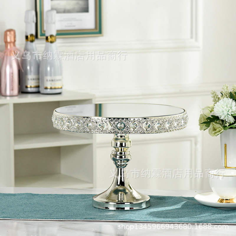 Silver-Plated Cake Table Metal Cake Tray Baked Treats Tray Wedding Party Supplies Application Scenario